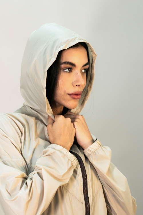 CASACO WINDBREAK RECORTES FEMININO BEGE