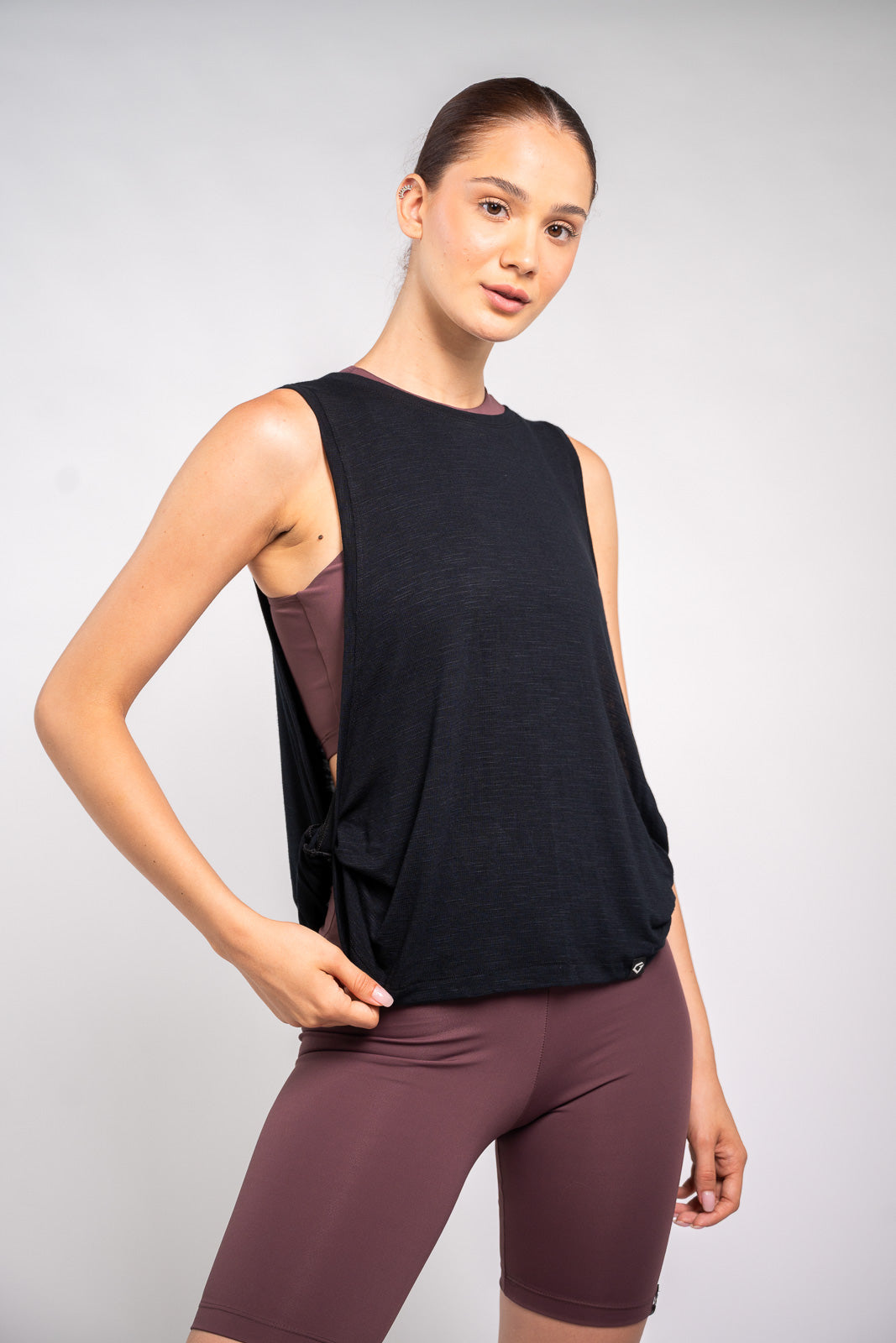 BLUSA TORCIDA LATERAL PRETA