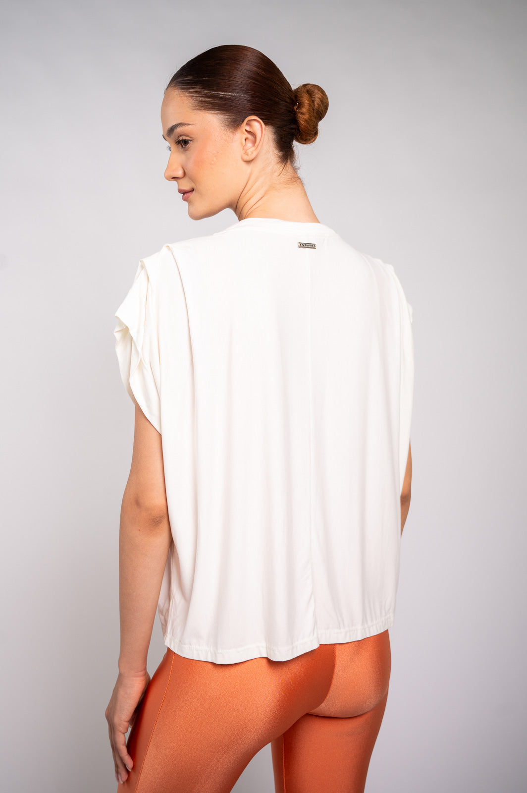 BLUSA MG CURTA PREGAS OFF WHITE
