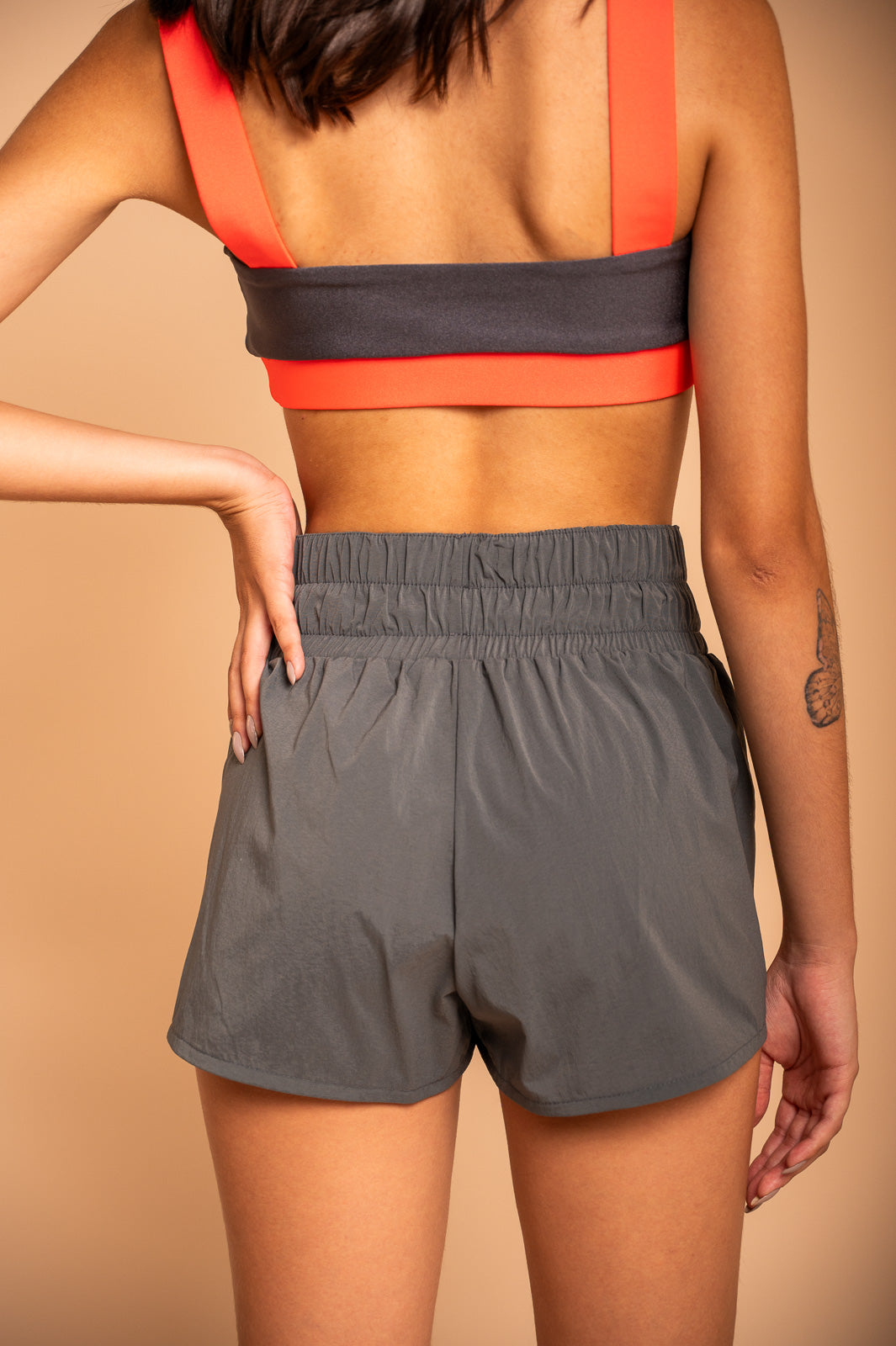 SHORT BICOLOR C/ ELÁSTICO CINZA/CORAL