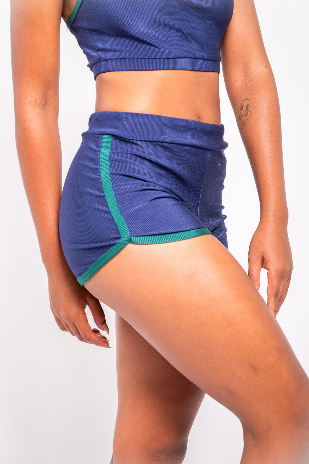 MICRO SHORT C/ VIÉS CONTRASTE VERDE/MARINHO