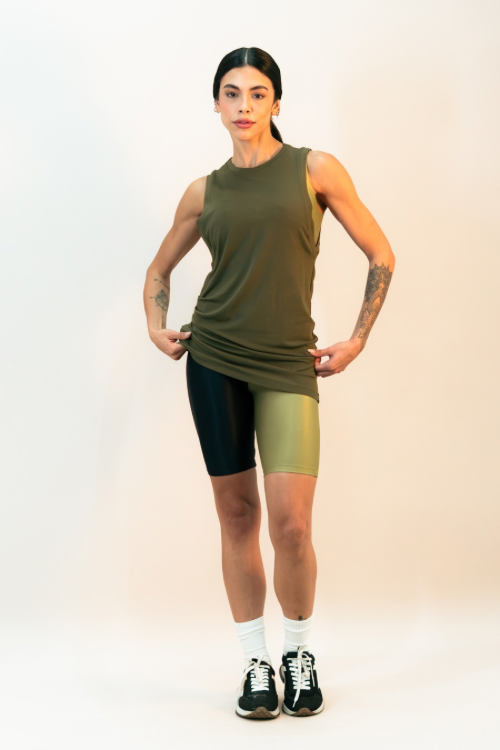 BLUSA LONGA COM PREGAS LATERAL VERDE