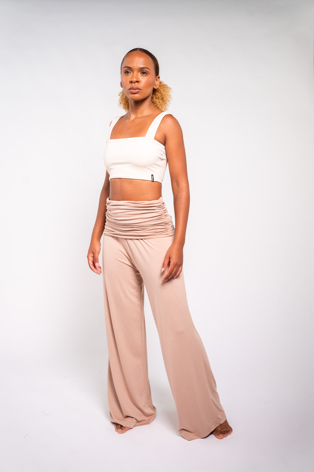 TOP DEC RETO ALÇA LARGA OFF WHITE