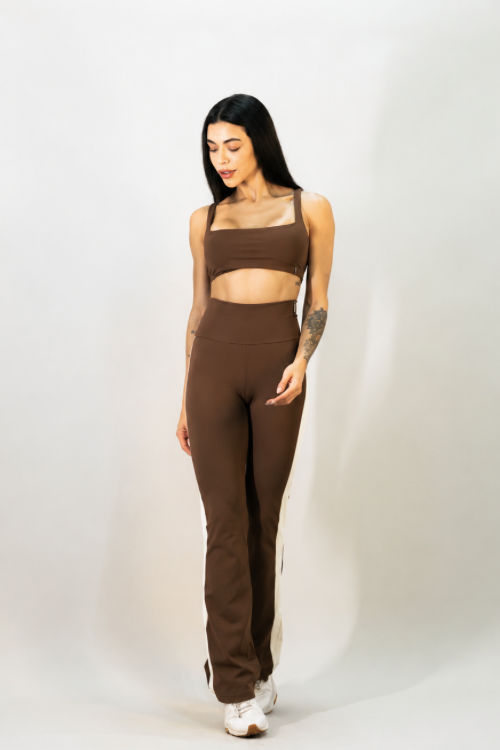 CALÇA FLARE FAIXA LAT BICOLOR COFFEE/ OFF WHITE