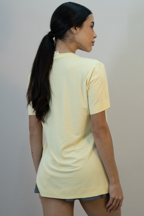 BLUSA MG CURTA ABERTURA LAT FEMM BAUNILHA