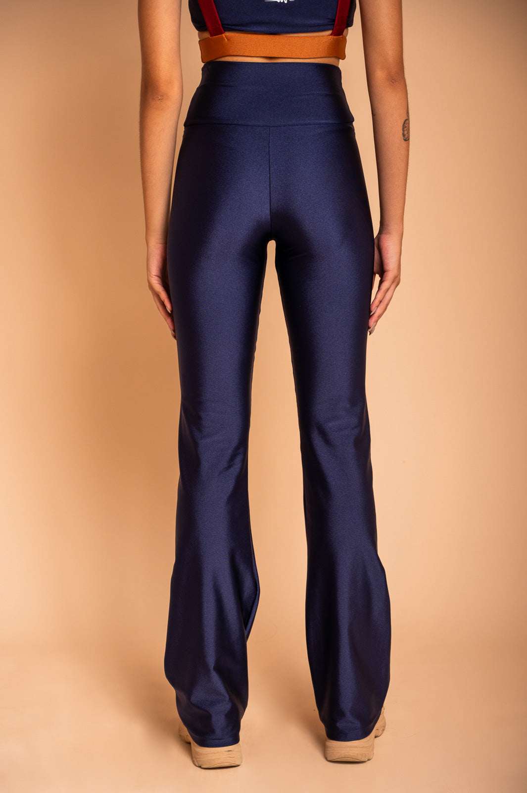 CALÇA FLARE BAILARINA AZUL MARINHO