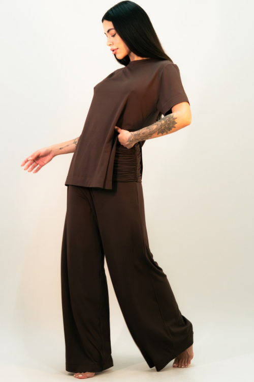 BLUSA MG CURTA ABERTURA LAT FEMM MARROM