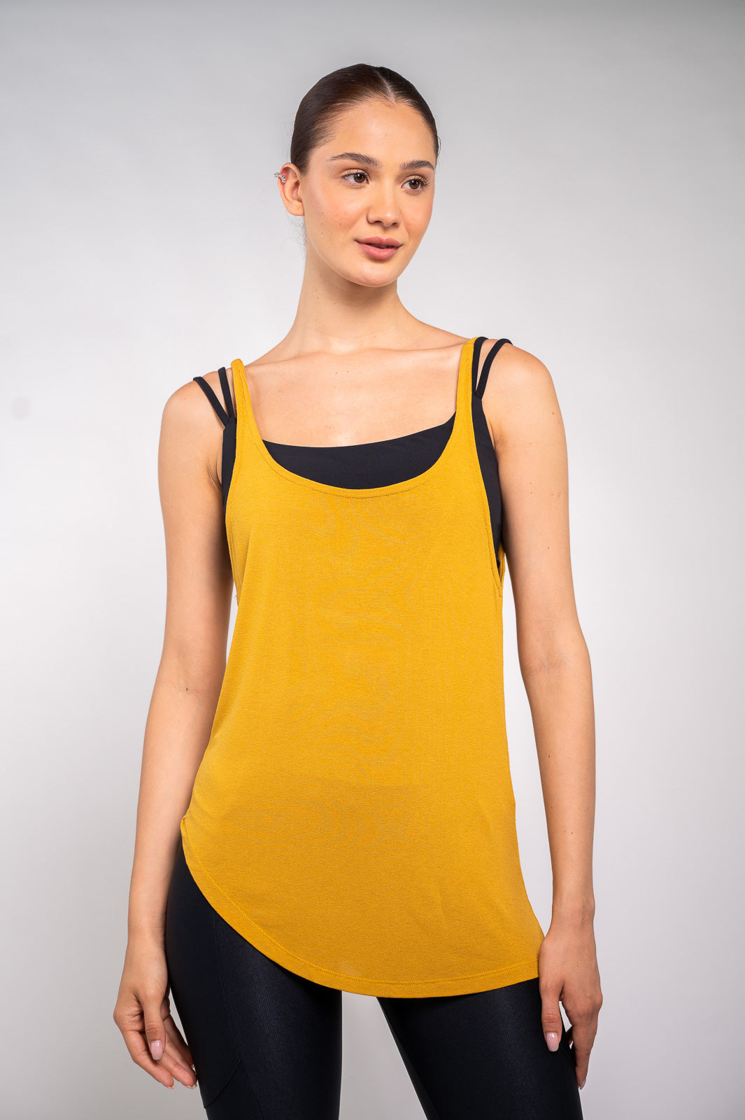 CAMISETA ASSIMÉTRICA CURRY