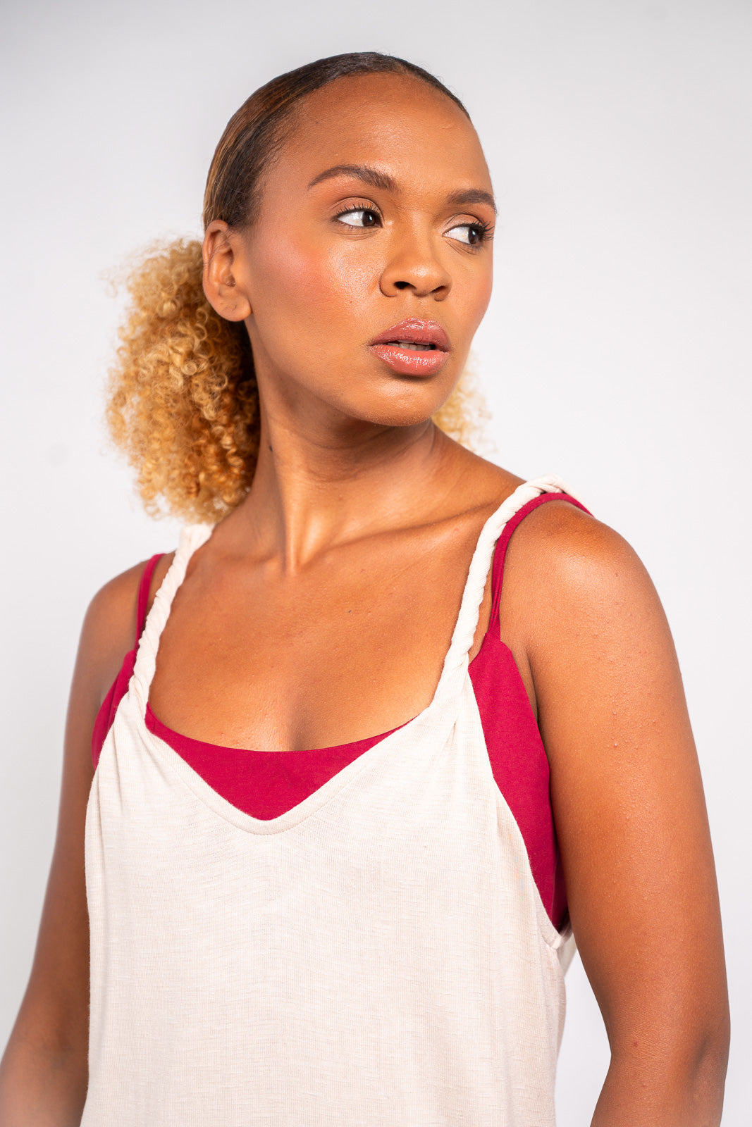 CAMISETA ALÇA TORCIDA DEC V NUDE