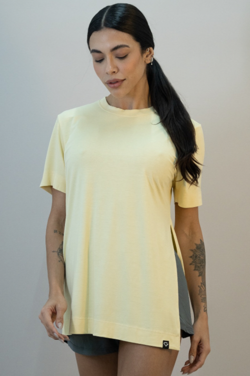 BLUSA MG CURTA ABERTURA LAT FEMM BAUNILHA