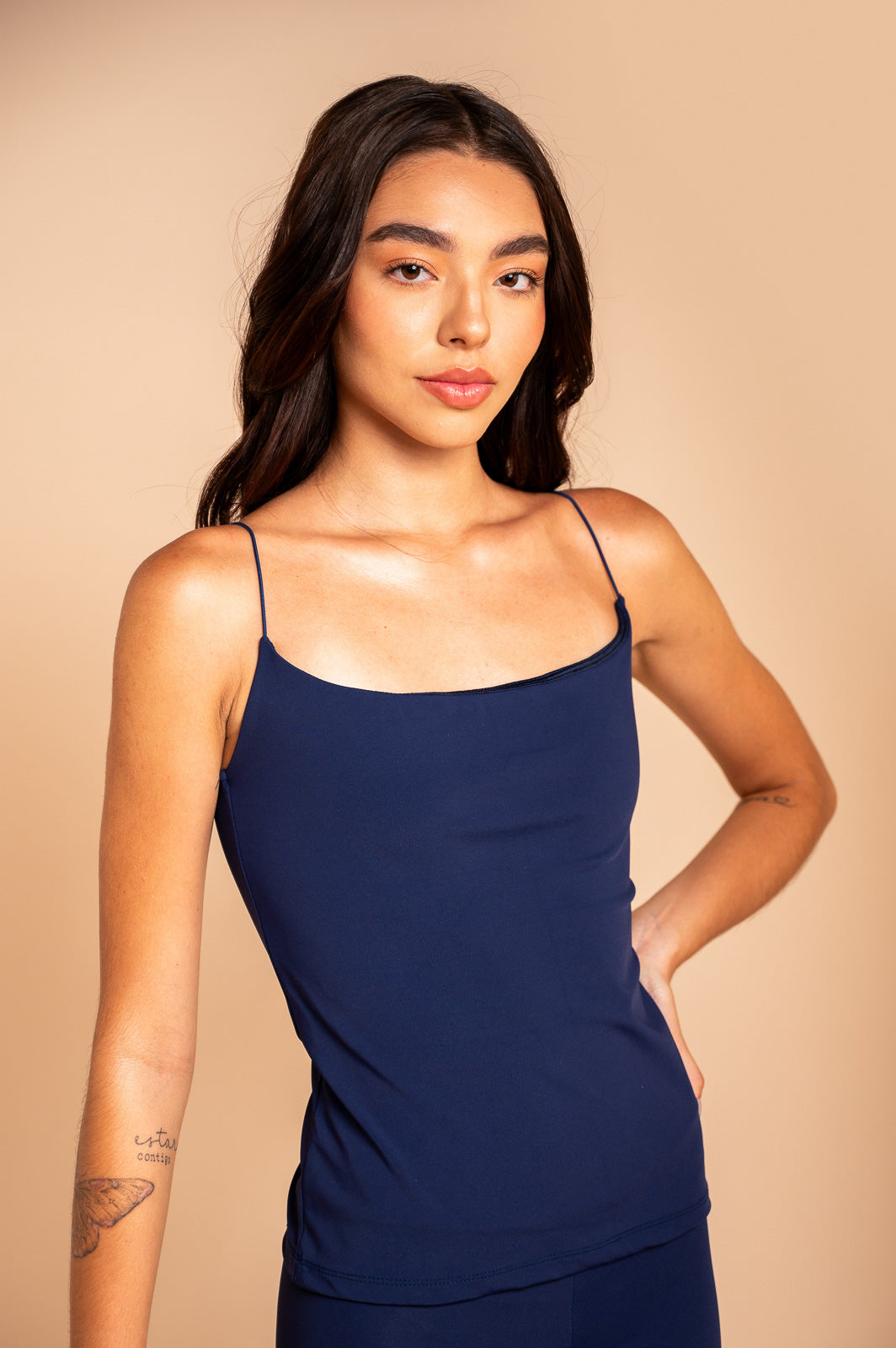 CAMISETA ALÇA FINA AZUL MARINHO