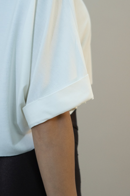 BLUSA CROPPED MG DOBRADA FEMM OFF WHITE