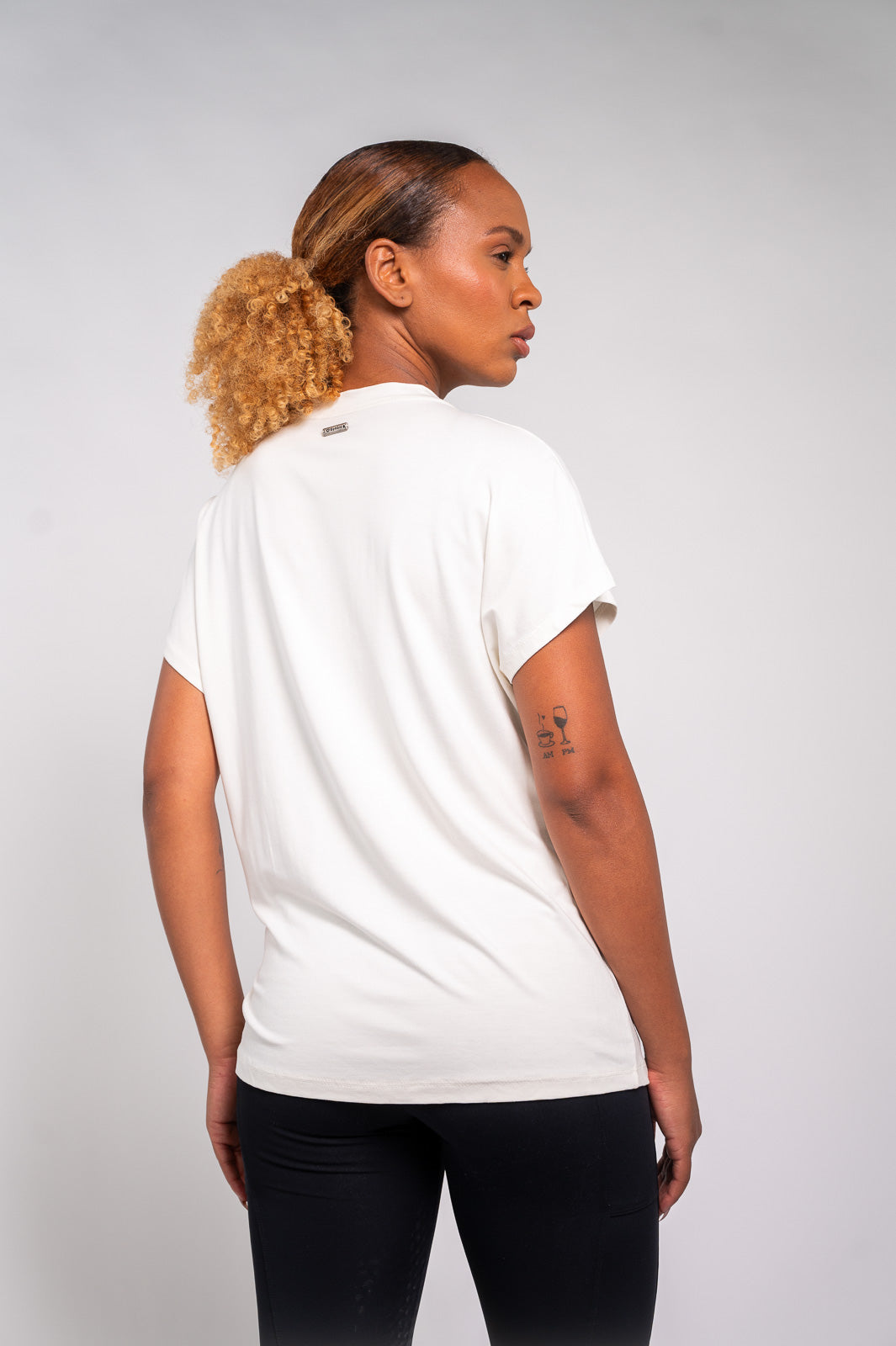 BLUSA MG CURTA TORCIDO FRENTE OFF WHITE