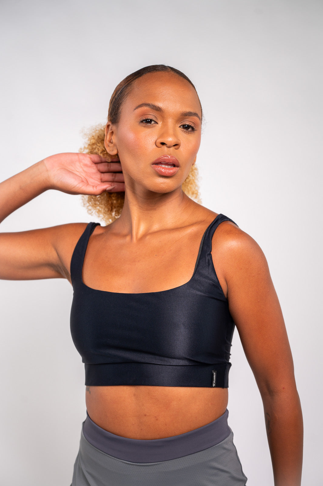 TOP BÁSICO CAMISETA PRETO