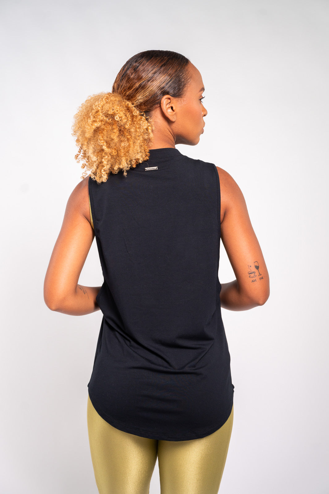 BLUSA CAVA GRANDE C/ TIRA PRETO