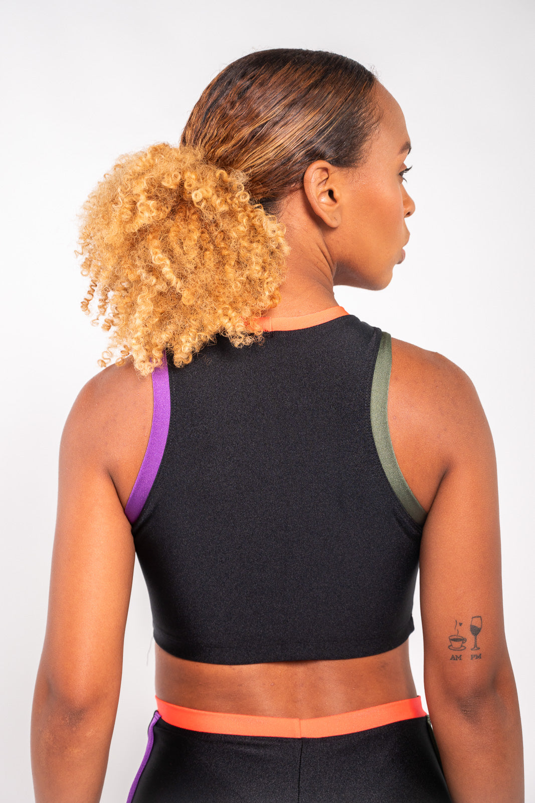 TOP DEC ALTO VIÉS COLORIDO PRETO